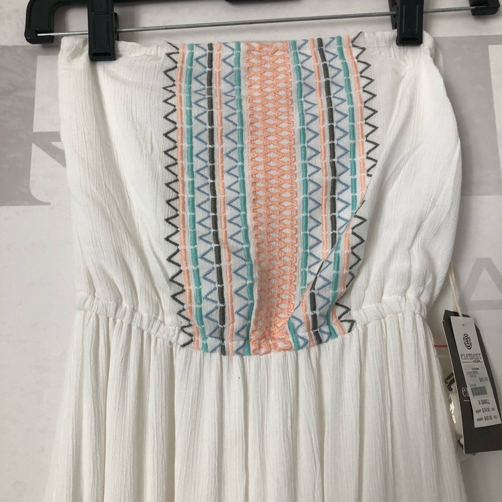 Gorgeous front slit light flowing strapless maxi - Picture 2 of 7